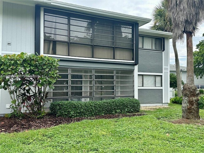 Building Photo - 9701 Hammocks Blvd