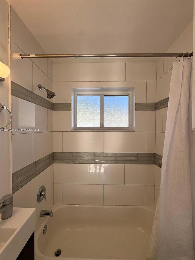 Foto del edificio - 2415 Thomas St