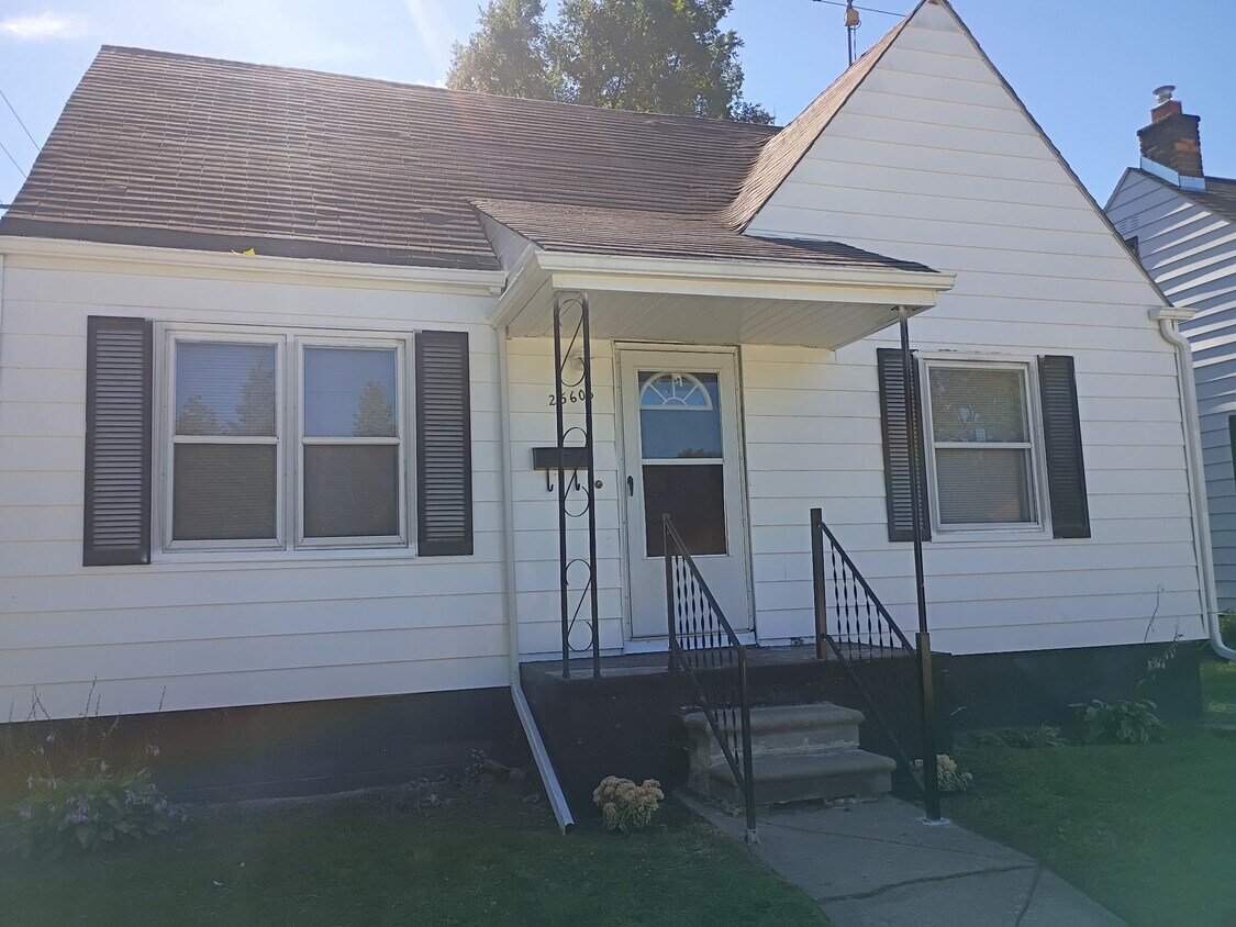 Foto principal - 25605 Colgate St