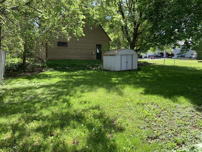 Building Photo - 607 N 7th St