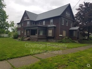 Building Photo - 661 Park Pl