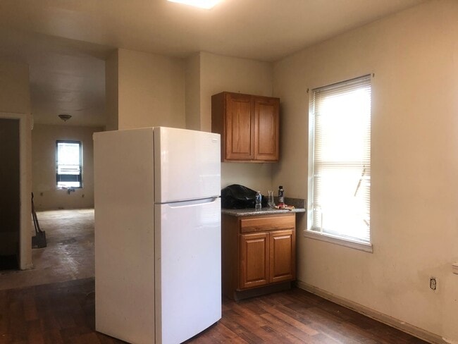 Building Photo - 3 Bedroom House in Great Trenton Neighborhood! This House is Getting a Makeover!