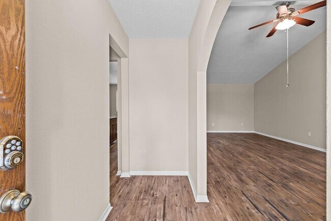 Building Photo - 15922 Buccaneer Ln