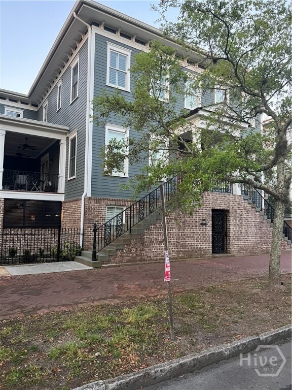 Foto principal - 215 E Gwinnett St