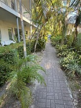 Building Photo - 4780 Pine Tree Dr