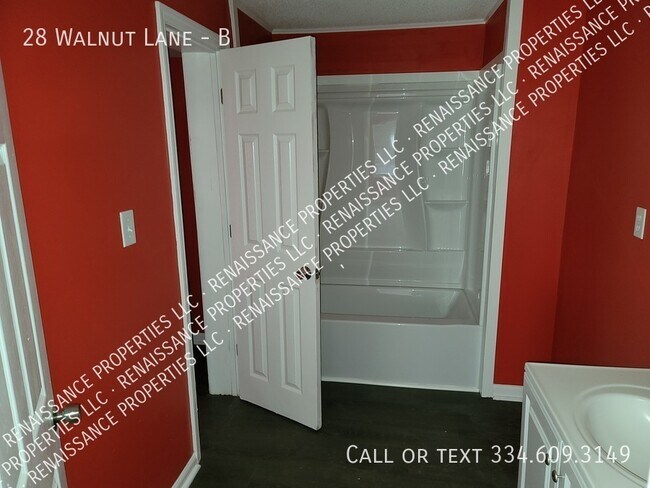 Building Photo - 28 Walnut Ln
