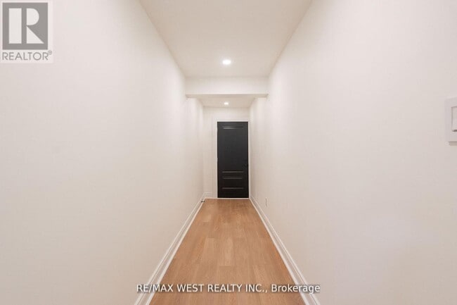 Building Photo - 75 Wright Crescent