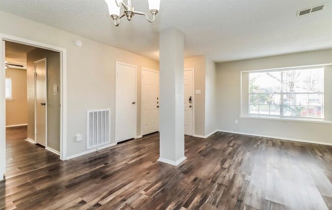 Building Photo - 12819 Sandrock Dr