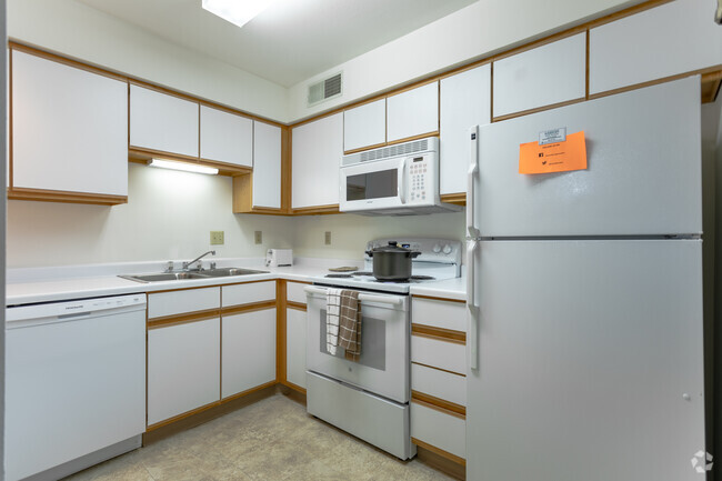 2BR, 2BA - Forest Run Apartments