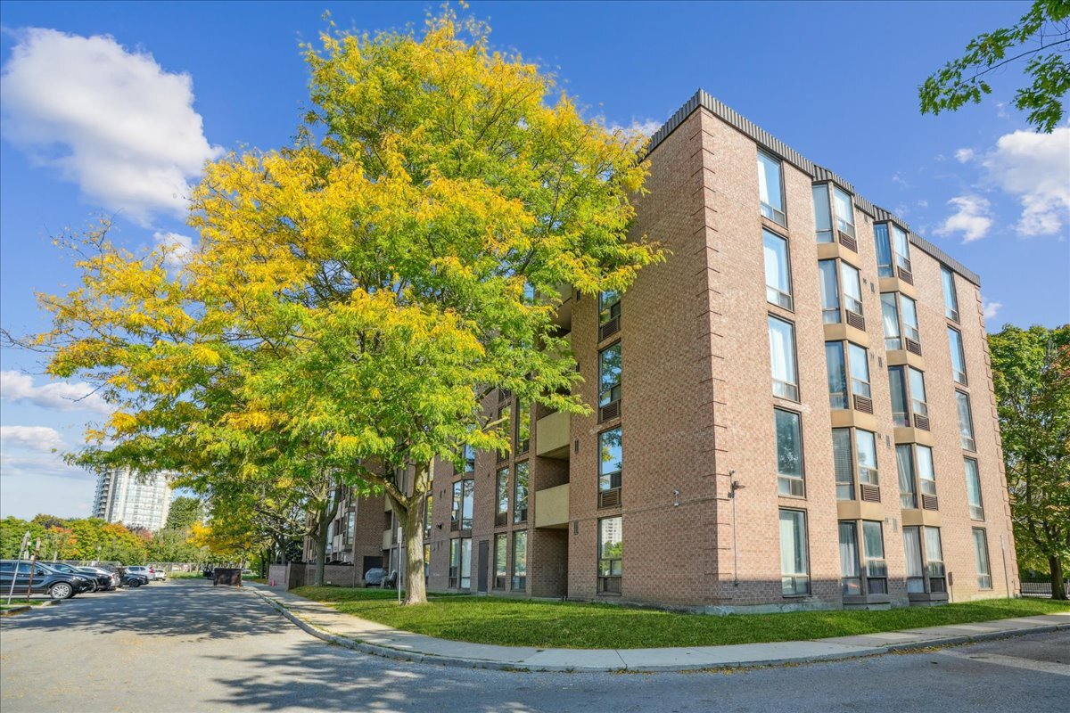 Primary Photo - Pickering Place Apartments