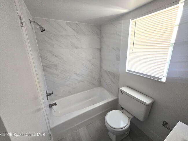 Foto del edificio - 400 Johnson Ave