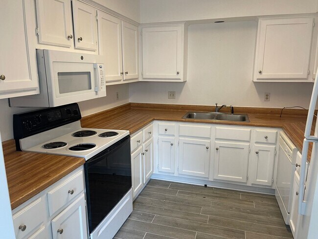 Foto del edificio - College Station 3 bedroom - 2.5 bath townh...