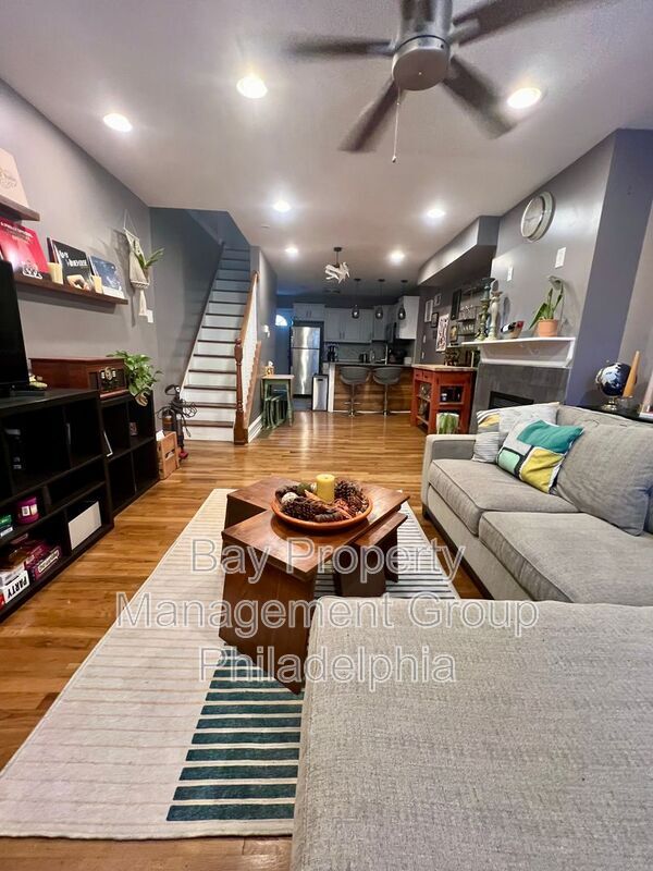 Foto del edificio - 2112 Titan St