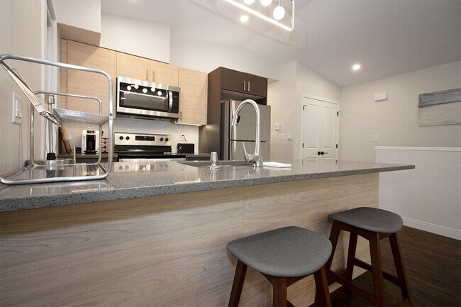 Cuisine - 575 Warsaw Avenue Apartments