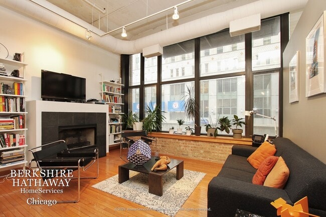 Building Photo - 333 W HUBBARD Street