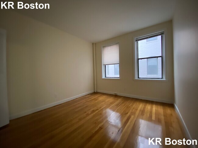 Building Photo - 1139 Commonwealth Ave