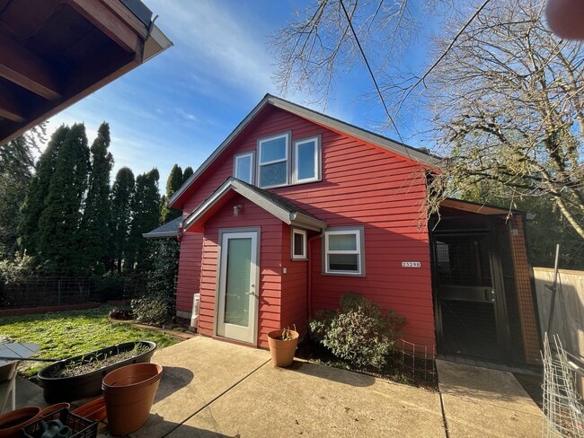Building Photo - 2329 SE 51st Ave