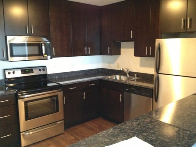 Granite, S/S kitchen - 1660 N Prospect Ave