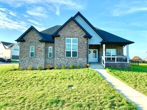 Building Photo - 585 Dexter Dr