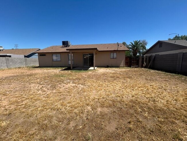 Building Photo - 456 N Glenview