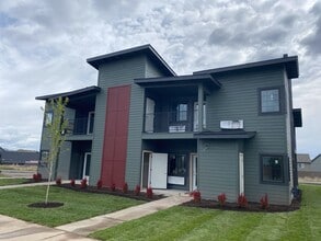 Building Photo - 1140 SW 27th St