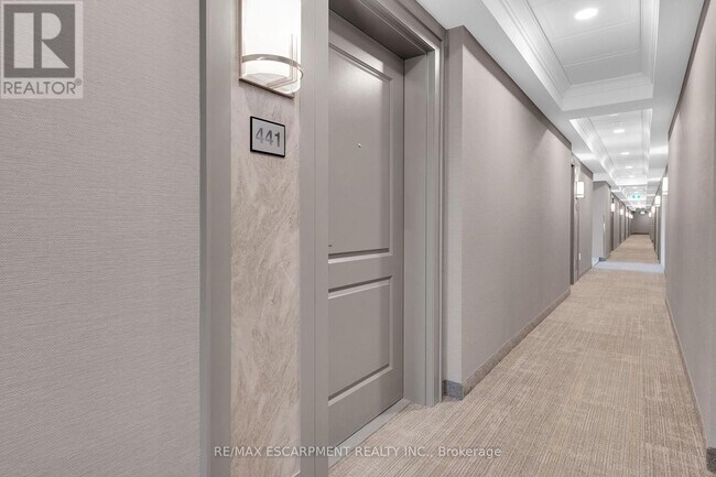 Building Photo - 5055 Greenlane