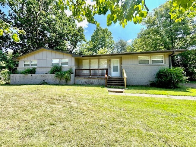 Foto del edificio - 3902 Lakeview Dr NW