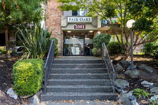 Photo du bâtiment - Fair Oaks Apartments