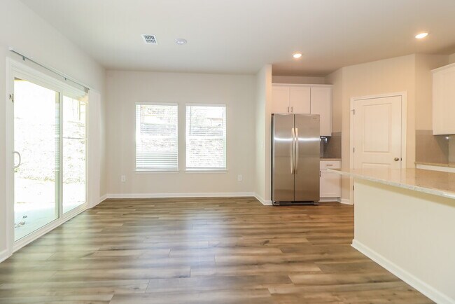 Foto del edificio - 376 Magnolia Dr