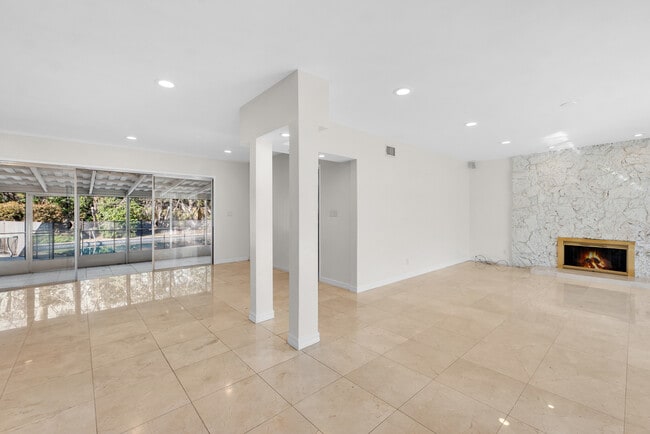 Building Photo - 4615 Arriba Dr