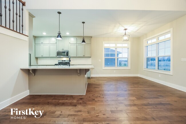 Building Photo - 708 Jersey Dr
