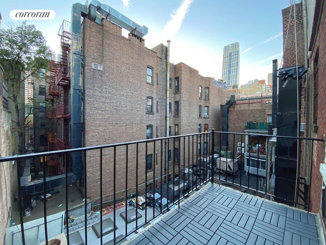 Building Photo - 70 W 71st St