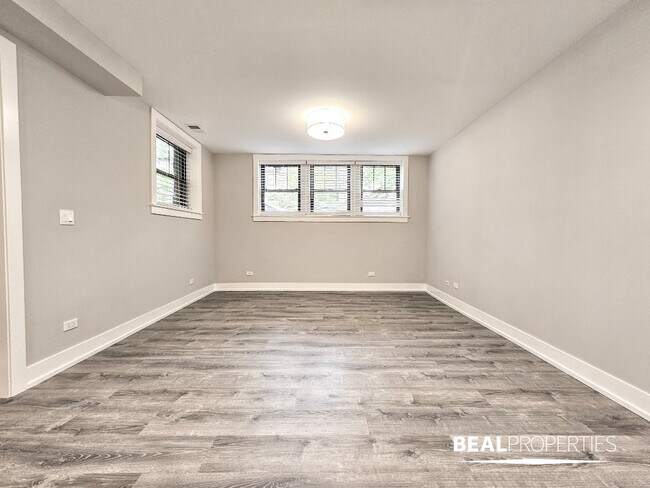 Building Photo - 1000 Crain St