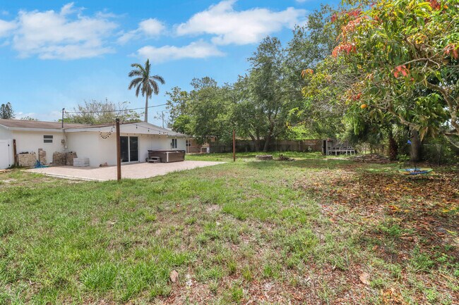 Foto del edificio - 3864 Coconut Cir S