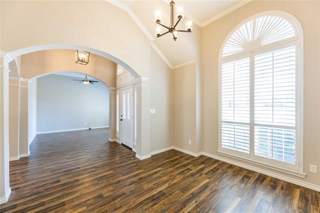 Building Photo - 3015 Oak Dr