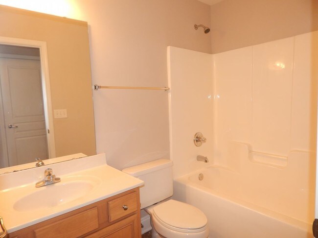 Building Photo - 3005 Streamlet Way