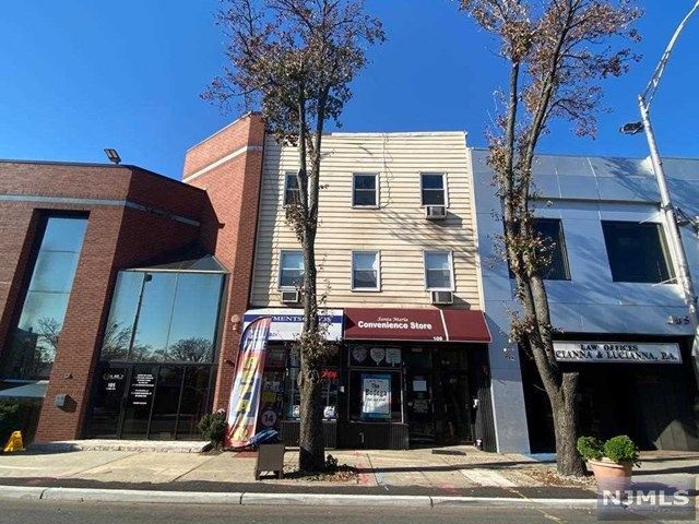Primary Photo - 109 Main St