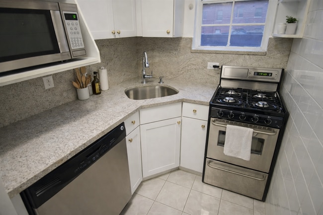 Foto del edificio - 330 E 49th St