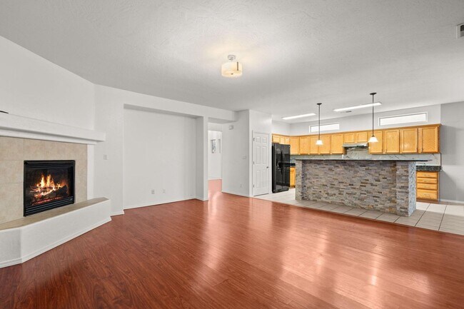 Foto del edificio - large happy 4+br home