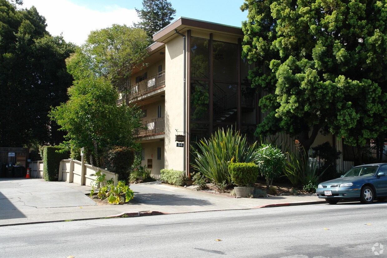 Building Photo - 54 9th Ave