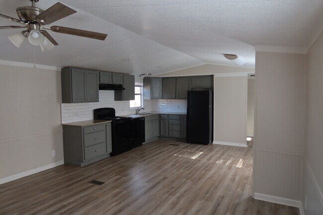 cocina - 124 N Violet St