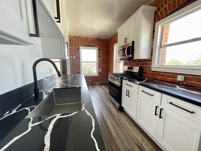 Floorplan - 425 S Detroit St