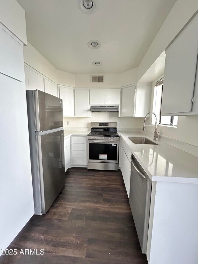 Foto del edificio - 1702 E Ocotillo Rd