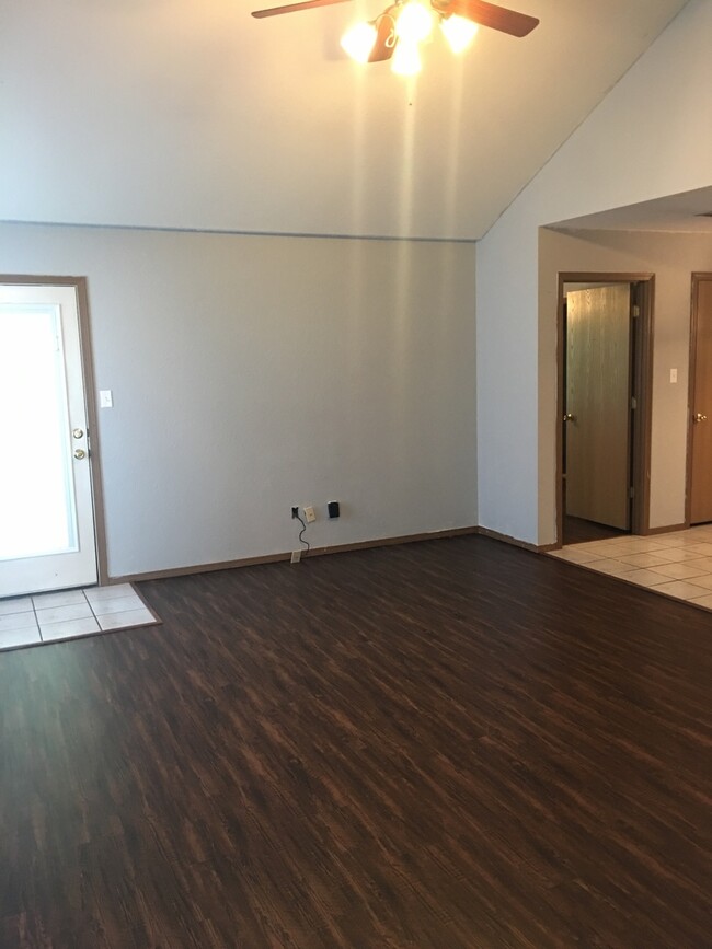 Foto del edificio - 1095 Grinnel Cir