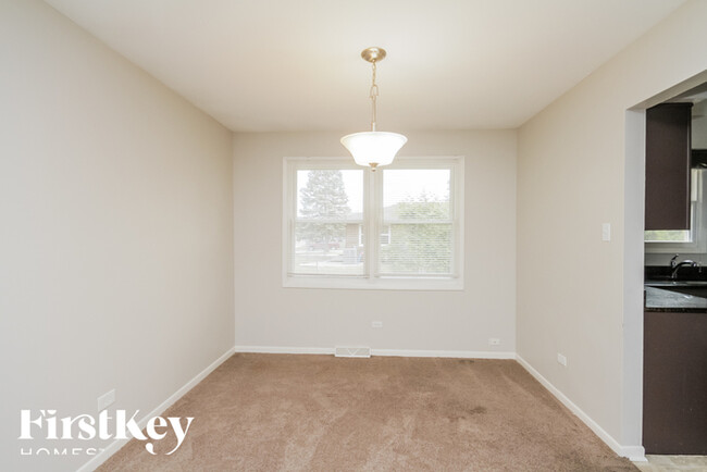 Building Photo - 6037 Spring Ln