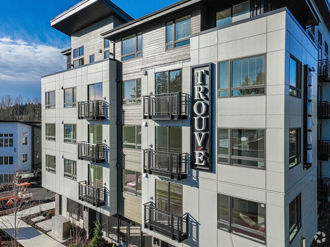 Building Photo - Trouve