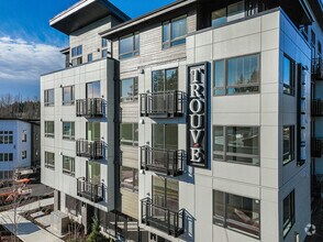 Building Photo - Trouve