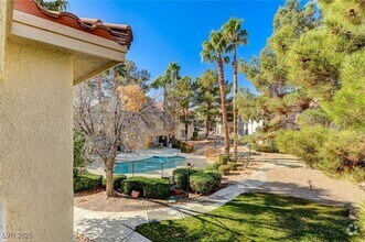 Building Photo - 2633 Durango Dr