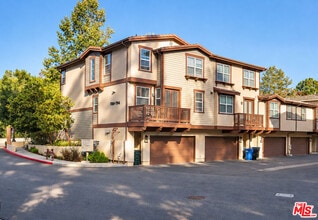 Building Photo - 780 Tennis Club Ln