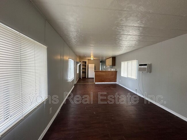 Foto del edificio - 7886 Breeze Dr